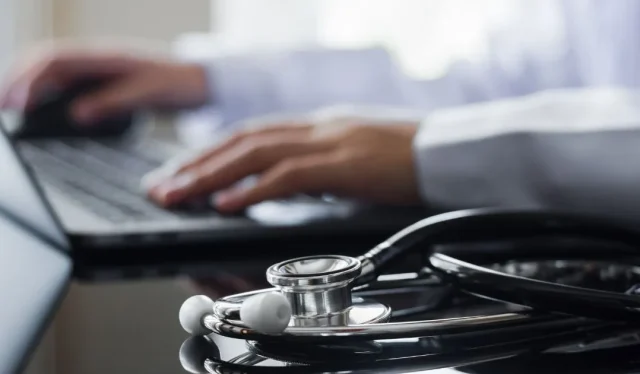La medicina es difícil. Formar buenos médicos no admite atajos
